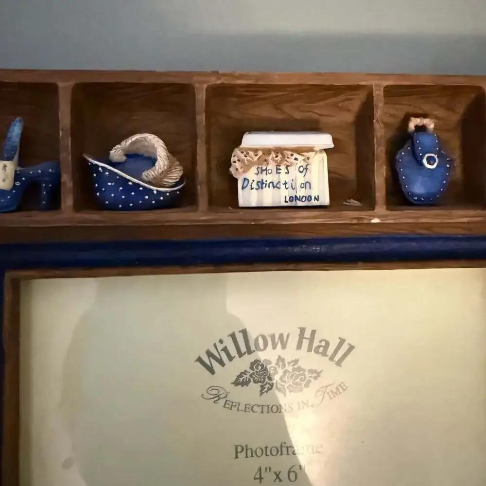 Willow Hall Reflections in Time 4x6 Photoframe with Miniatures